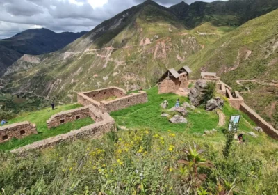 Tour Ñaupa Iglesia, Pinturas Rupestres, Perolniyoc y Racaypata