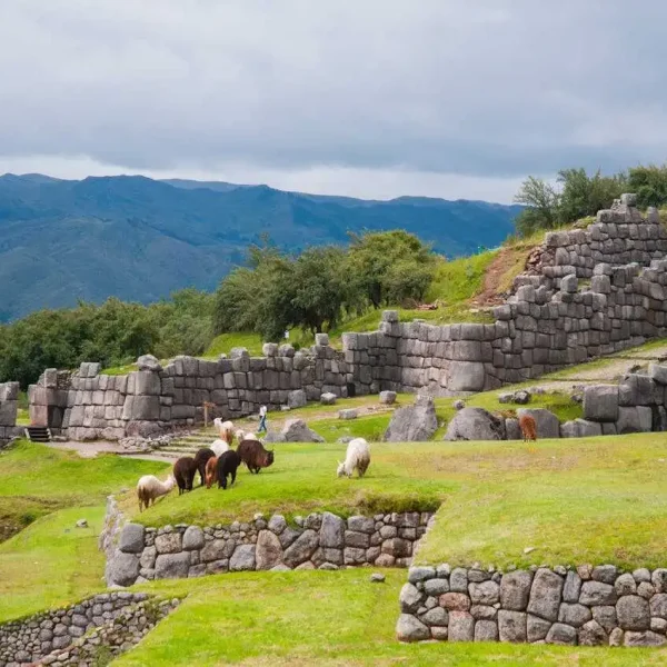 Vista panorámico de parque arqueológico de Sacsayhuamán Cusco.